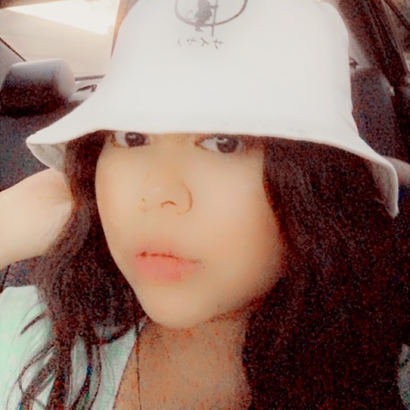 Meet your Posher, Itza - Picture 1 of 1